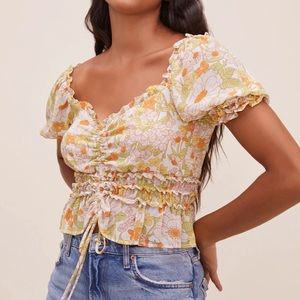 ASTR THE LABEL JAYLA FLORAL PUFF SLEEVE SHIRT